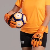 Pomarańczowo-czarne rękawice bramkarskie Football Masters Invictus X Orange Fluo