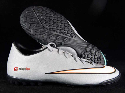 Buty NIKE  Mercurial Victory V CR7 TF 