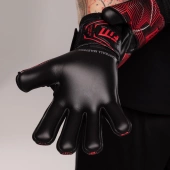 Czarno-czerwone rękawice bramkarskie Football Masters Varis X Black Red
