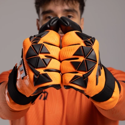 Pomarańczowo-czarne rękawice bramkarskie Football Masters Varis X PRO Orange Fluo