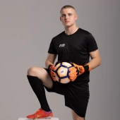 Pomarańczowo-czarne rękawice bramkarskie Football Masters Invictus X PRO Orange Fluo