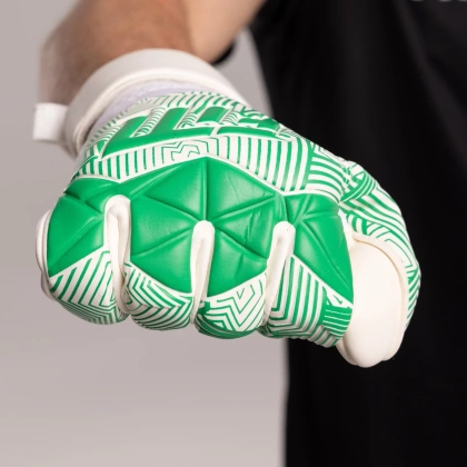 Biało-zielone rękawice bramkarskie Football Masters Varis X White Green NC
