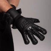 Czarne rękawice bramkarskie Football Masters Invictus X All Black