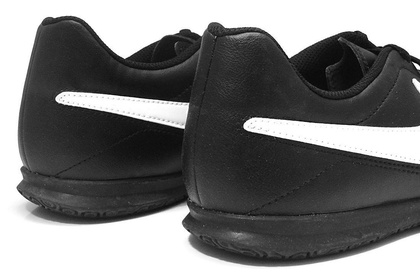 Czarne buty piłkarskie na halę Nike Majestry IC AQ7895-017
