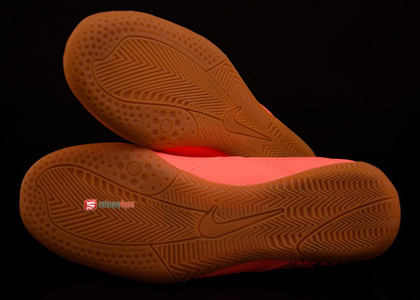 Halowki Nike BOMBAX IC