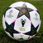 Piłka nożna ADIDAS FINALE WEMBLEY TOP TRAINING FIFA