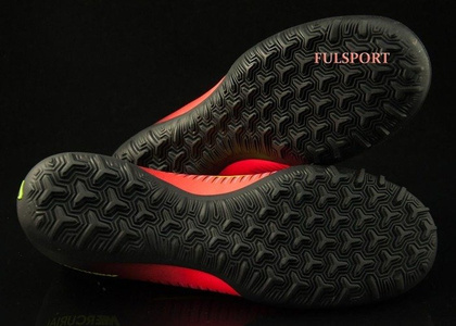 Czerwono-czarne buty piłkarskie na orlik Nike Mercurial Victory TF 831968-870