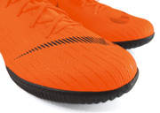 Pomarańczowo-czarne buty piłkarskie na halę Nike Mercurial Superfly Academy IC AH7369-810