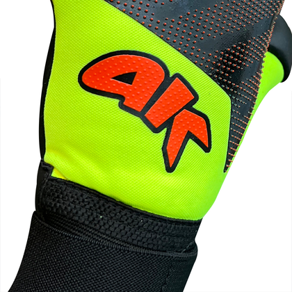 Seledynowe rękawice bramkarskie 4Keepers Elite Venom