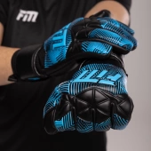 Czarno-niebieskie rękawice bramkarskie Football Masters Varis X Black Blue