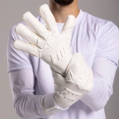 Białe rękawice bramkarskie Football Masters Varis X PRO All White