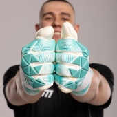 Biało-turkusowe rękawice bramkarskie Football Masters Varis X Pro White Ocean