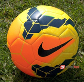 Piłka nożna NIKE STRIKE