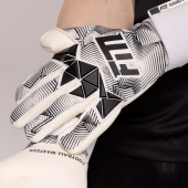 Biało-czarne rękawice bramkarskie Football Masters Varis X Pro White Black