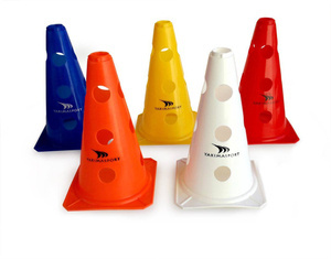 Kolorowy pachołek z otworami 23 cm Yakimasport 100042