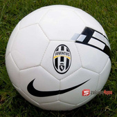 Piłka nożna NIKE JUVENTUS 