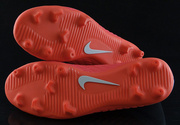 Czerwono-szare buty pilkarskie Nike Hypervenom Club FG AJ4146-600 JR