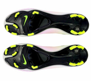 Biało-różowe buty piłkarskie Nike Mercurial Veloce FG 651618-107