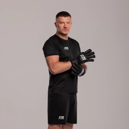 Czarne rękawice bramkarskie Football Masters Varis X Black
