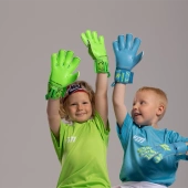Limonkowe rękawice bramkarskie Football Masters Invictus X Junior Lime