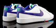 Białe buty sportowe damskie Nike Court Royale 749867-104