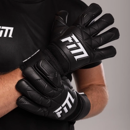 Czarne rękawice bramkarskie Football Masters Varis X Black