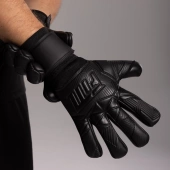 Czarne rękawice bramkarskie Football Masters Varis X All Black