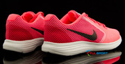 Róźowe buty sportowe damskie Nike Revolution 819303-602
