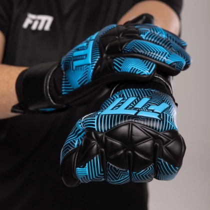 Czarno-niebieskie rękawice bramkarskie Football Masters Varis X Black Blue