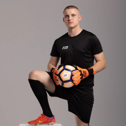Pomarańczowo-czarne rękawice bramkarskie Football Masters Invictus X PRO Orange Fluo
