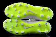 Biało-żółte buty piłkarskie Nike Hypervenom Phantom Academy DF FG AH7268-107