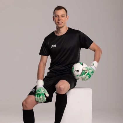 Biało-zielone rękawice bramkarskie Football Masters Varis X White Green NC