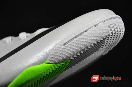 Buty halowe Nike Mercurial Victory IV IC