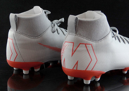 Szare buty piłkarskie Nike Mercurial Superfly Academy FG/MG AH7337-060 JR