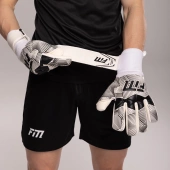 Biało-czarne rękawice bramkarskie Football Masters Varis X White Black NC