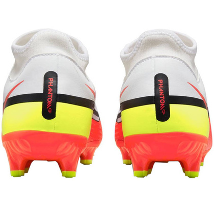 Biało-czerwone buty piłkarskie korki Nike Phantom GT2 Academy DF FG/MG DC0797 167