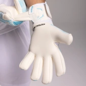 Biało-niebieskie rękawice bramkarskie Football Masters Varis X White Blue