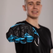 Czarno-niebieskie rękawice bramkarskie Football Masters Invictus X Blue