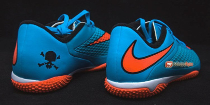 Niebiesko-pomarańczowe buty piłkarskie na halę Nike Hypervenom Phelon IC 599811-484 Jr