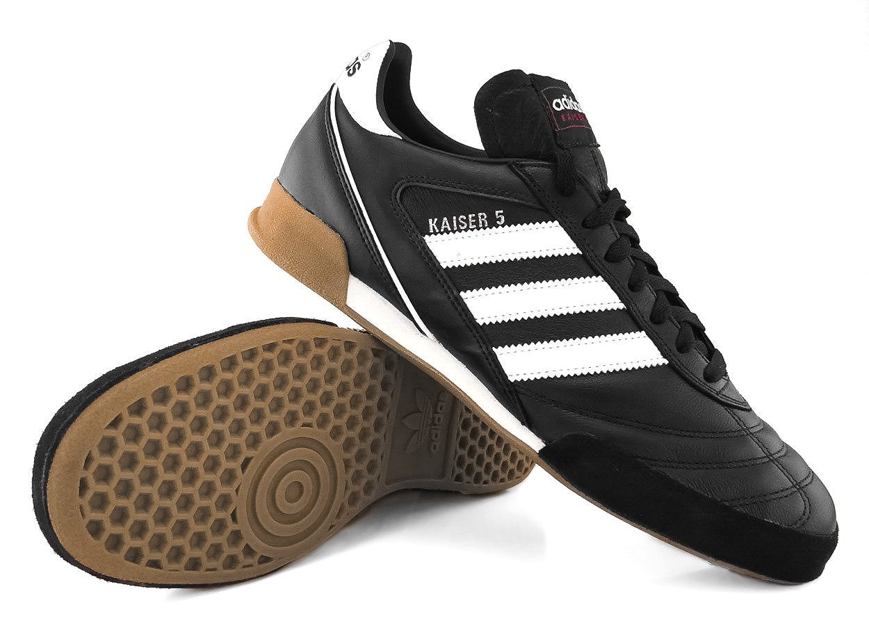 Czarne buty halowki Adidas Kaiser 5 Goal 677358