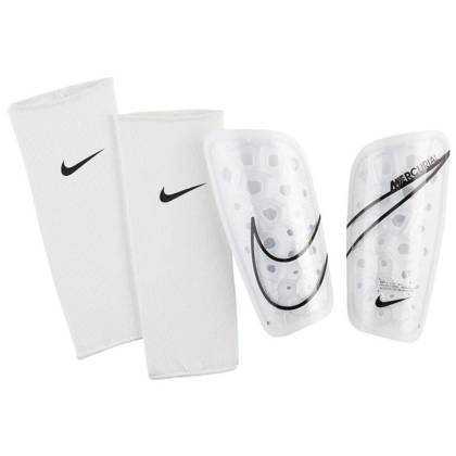 Białe nagolenniki ochraniacze piłkarskie Nike Mercurial Lite SP2120-104