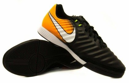 Czarno-pomarańczowe buty piłkarskie na halę Nike Tiempo Ligera IC 897765-008