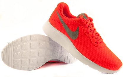 Pomarańczowe buty sportowe damskie Nike Tanjun 844908-801